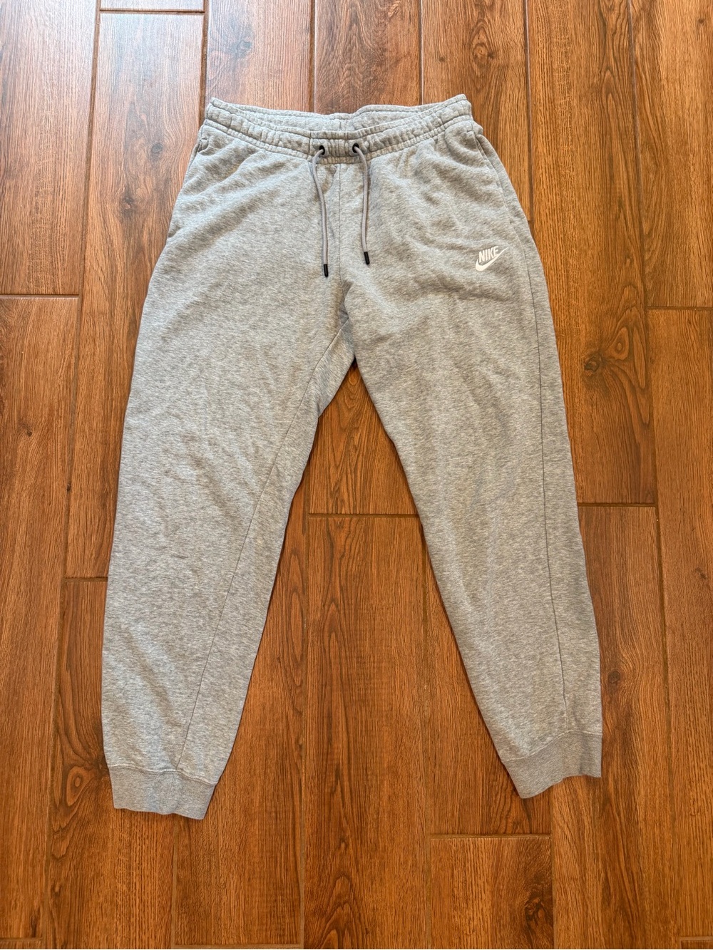Nike Men's Light Grey Drawstring Fleece Joggers / medium